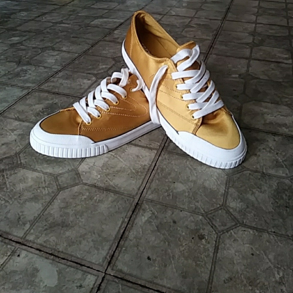 NEVER WORN Golden yellow Tretorn Sneakers